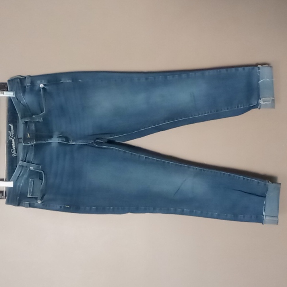 Universal Threads Mid Rise Skinny Capri Pants w Cuffed Raw Leg Hem Size 6/28S
